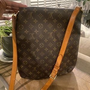 Authentic Louis Vuitton MusetteCrossbody/Shoulder Bag